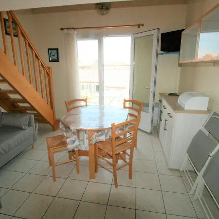 1er Etage Proche Centre-ville, Et Commerces, Balcon, Parking, Wifi Inclus - Fr-1-22-171 * La Tranche-sur-Mer