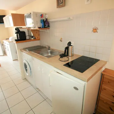 1er Etage Proche Centre-ville, Et Commerces, Balcon, Parking, Wifi Inclus - Fr-1-22-171 La Tranche-sur-Mer
