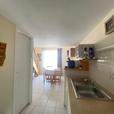 1er Etage Proche Centre-ville, Et Commerces, Balcon, Parking, Wifi Inclus - Fr-1-22-171 Apartment